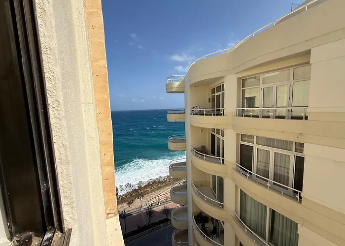 Panoramic Xl Penthouse Seafront * Sliema