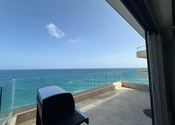 Panoramic Xl Penthouse Seafront Sliema