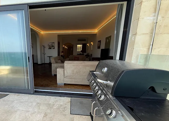 Panoramic Xl Penthouse Seafront Sliema