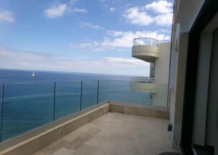 Panoramic Xl Penthouse Seafront * Sliema